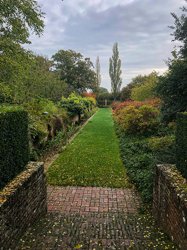 Sissinghurst Castle Garden. Photo seven.